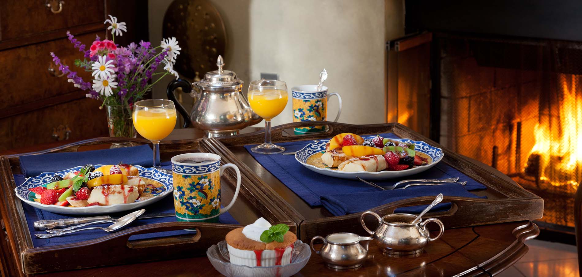 breakast fireside at old monterey inn boutique hotel & wedding venue, monterey california