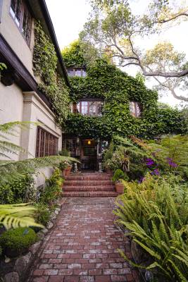 old monterey inn entrance